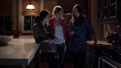PLL_S04E02_720p_JACK_Up_DownloadSeriesHere_2484.jpg