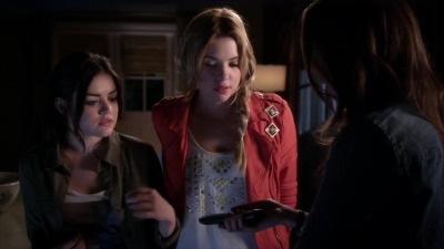 PLL_S04E02_720p_JACK_Up_DownloadSeriesHere_2488.jpg