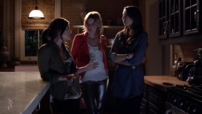 PLL_S04E02_720p_JACK_Up_DownloadSeriesHere_2498.jpg
