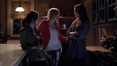 PLL_S04E02_720p_JACK_Up_DownloadSeriesHere_2503.jpg