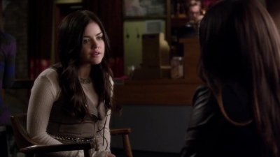 PLL_S04E03_720p_JACK_Up_DownloadSeriesHere_2183.jpg
