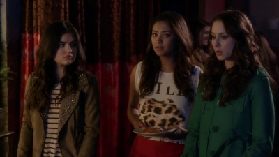 PLL_S04E06_720p_JACK_Up_DownloadSeriesHere_2350.jpg