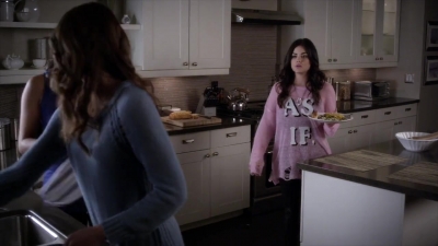 PLL_S04E07_720p_JACK_Up_DownloadSeriesHere_0122.jpg