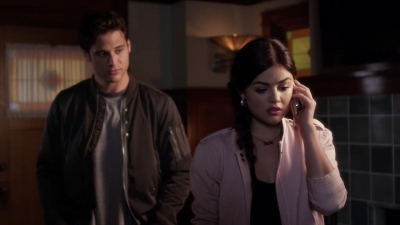 PLL_S04E08_720p_JACK_Up_DownloadSeriesHere_2066.jpg