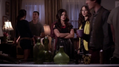 PLL_S04E09_720p_JACK_Up_DownloadSeriesHere_1395.jpg