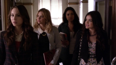 PLL_S04E10_720p_JACK_Up_DownloadSeriesHere_0066.jpg