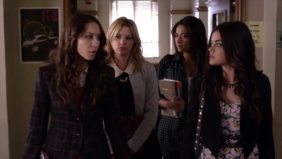 PLL_S04E10_720p_JACK_Up_DownloadSeriesHere_0069.jpg