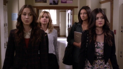 PLL_S04E10_720p_JACK_Up_DownloadSeriesHere_0092.jpg