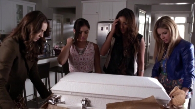 PLL_S04E12_720p_JACK_Up_DownloadSeriesHere_0498.jpg