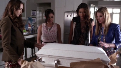 PLL_S04E12_720p_JACK_Up_DownloadSeriesHere_0507.jpg