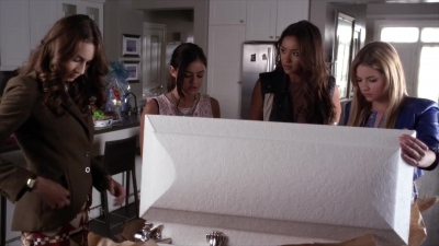 PLL_S04E12_720p_JACK_Up_DownloadSeriesHere_0517.jpg