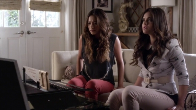 PLL_S04E12_720p_JACK_Up_DownloadSeriesHere_1326.jpg