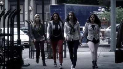 PLL_S04E12_720p_JACK_Up_DownloadSeriesHere_1929.jpg