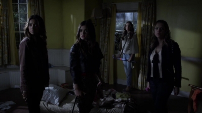 PLL_S04E16_720p_JACK_Up_DownloadSeriesHere_0127.jpg