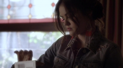 PLL_S04E16_720p_JACK_Up_DownloadSeriesHere_1166.jpg