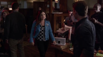 PLL_S04E17_720p_JACK_Up_DownloadSeriesHere_0100.jpg