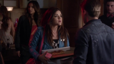 PLL_S04E17_720p_JACK_Up_DownloadSeriesHere_0123.jpg
