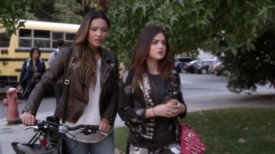 PLL_S04E17_720p_JACK_Up_DownloadSeriesHere_1550.jpg