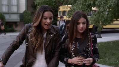 PLL_S04E17_720p_JACK_Up_DownloadSeriesHere_1555.jpg