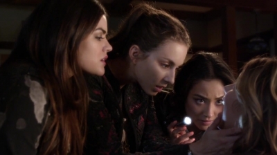 PLL_S04E17_720p_JACK_Up_DownloadSeriesHere_2482.jpg