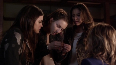 PLL_S04E17_720p_JACK_Up_DownloadSeriesHere_2524.jpg