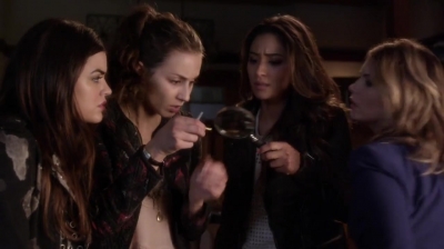 PLL_S04E17_720p_JACK_Up_DownloadSeriesHere_2530.jpg