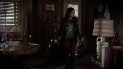 PLL_S04E20_720p_JACK_Up_DownloadSeriesHere_1557.jpg