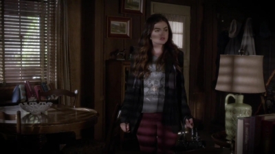 PLL_S04E20_720p_JACK_Up_DownloadSeriesHere_1559.jpg