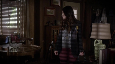 PLL_S04E20_720p_JACK_Up_DownloadSeriesHere_1561.jpg