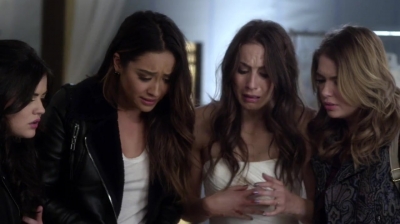 PLL_S04E23_720p_JACK_Up_DownloadSeriesHere_2396.jpg