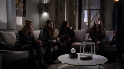 PLL_S04E24_720p_JACK_Up_DownloadSeriesHere_0089.jpg