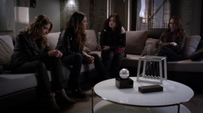 PLL_S04E24_720p_JACK_Up_DownloadSeriesHere_0118.jpg