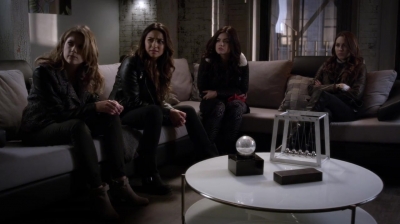 PLL_S04E24_720p_JACK_Up_DownloadSeriesHere_0119.jpg