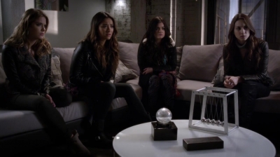 PLL_S04E24_720p_JACK_Up_DownloadSeriesHere_0225.jpg