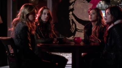 PLL_S04E24_720p_JACK_Up_DownloadSeriesHere_1026.jpg