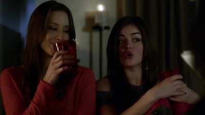 Pretty_Little_Liars_S03E01_BluRay_Rip_720p_Dual_Audio_WWW_TORRENTDOSFILMES_COM_0109.jpg