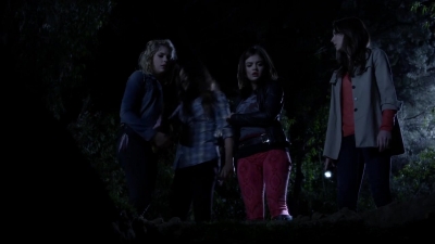 Pretty_Little_Liars_S03E01_BluRay_Rip_720p_Dual_Audio_WWW_TORRENTDOSFILMES_COM_0294.jpg