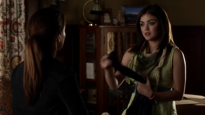 Pretty_Little_Liars_S03E01_BluRay_Rip_720p_Dual_Audio_WWW_TORRENTDOSFILMES_COM_1637.jpg