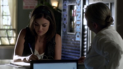 Pretty_Little_Liars_S03E07_BluRay_Rip_720p_Dual_Audio_WWW_TORRENTDOSFILMES_COM_1186.jpg
