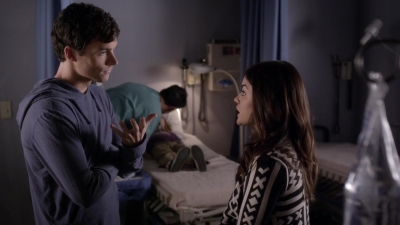 Pretty_Little_Liars_S03E21_BluRay_Rip_720p_Dual_Audio_WWW_TORRENTDOSFILMES_COM_1529.jpg