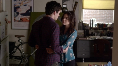 Pretty_Little_Liars_S03E22_BluRay_Rip_720p_Dual_Audio_WWW_TORRENTDOSFILMES_COM_0451.jpg