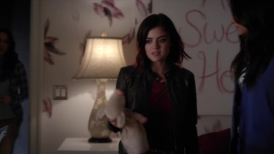 Pretty_Little_Liars_S06E01_720p_HDTV_X264-DIMENSION_1600.jpg