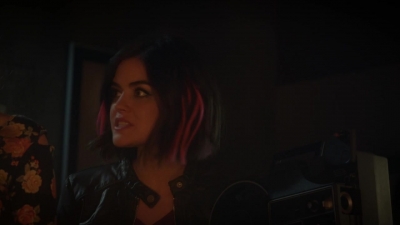 Pretty_Little_Liars_S06E01_720p_HDTV_X264-DIMENSION_2186.jpg