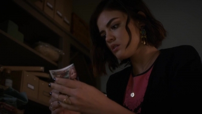 Pretty_Little_Liars_S06E03_720p_HDTV_X264-DIMENSION_1838.jpg