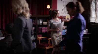 Pretty_Little_Liars_S06E11_Of_Late_I_Think_of_Rosewood_720p_WEB-DL_DD5_1_H_264-NTb_0205.jpg