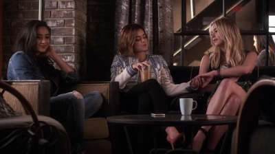 Pretty_Little_Liars_S06E11_Of_Late_I_Think_of_Rosewood_720p_WEB-DL_DD5_1_H_264-NTb_0433.jpg