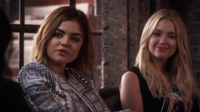 Pretty_Little_Liars_S06E11_Of_Late_I_Think_of_Rosewood_720p_WEB-DL_DD5_1_H_264-NTb_0448.jpg