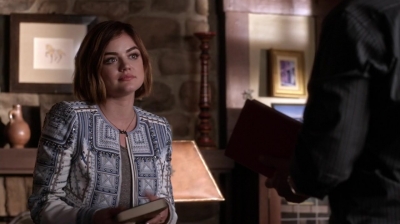Pretty_Little_Liars_S06E11_Of_Late_I_Think_of_Rosewood_720p_WEB-DL_DD5_1_H_264-NTb_0638.jpg