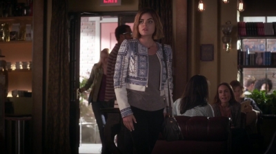Pretty_Little_Liars_S06E11_Of_Late_I_Think_of_Rosewood_720p_WEB-DL_DD5_1_H_264-NTb_0804.jpg