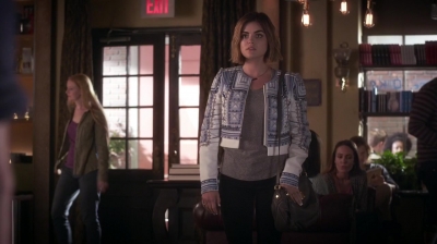 Pretty_Little_Liars_S06E11_Of_Late_I_Think_of_Rosewood_720p_WEB-DL_DD5_1_H_264-NTb_0808.jpg